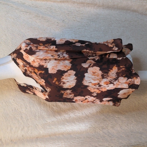 MAURICES PAINTED Burgundy Flower Patterned V-Neck Blouse Sz S - Picture 7 of 11